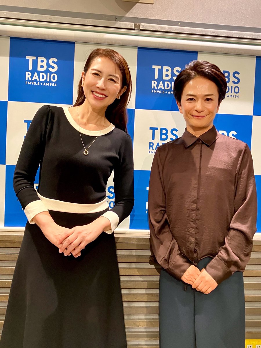 shophorii's tweet photo. 初回放送は本日20:00から📻
「ショップチャンネル presents 堀井美香のご褒美カタログ」
 
後半のラジオショッピングには、三崎薫キャストが登場。
初回は、スタジオにおいしい香りが広がった一品をご紹介します🍛
 
ぜひお聴きください��

#ご褒美954 #堀井美香 https://t.co/nJNEm1g5cb