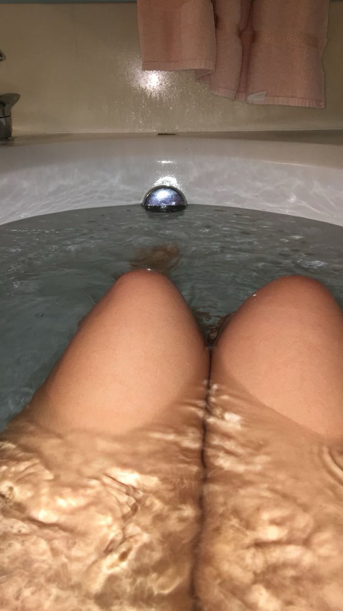 Cosmic_stepz's tweet photo. Long quiet nights 

#footfetısh #footseller #feetfetısh #feetworshi̇p #selling https://t.co/hUO0QKuWkA