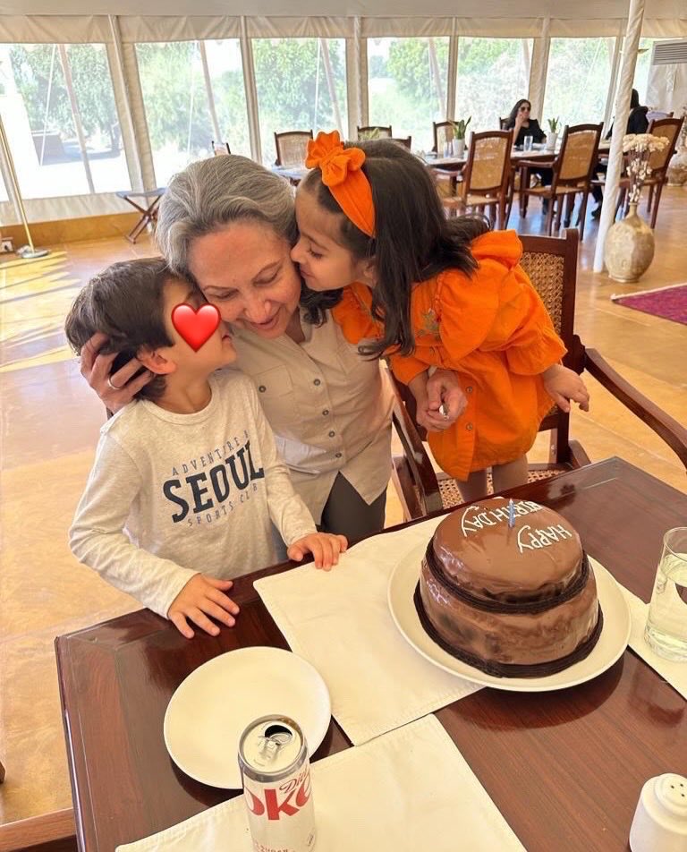 indiaforums's tweet photo. Kareena Kapoor wished her niece Inaaya a happy birthday with a loving note on Instagram. Calling her a “beautiful princess,” Kareena sent her lots of love and wished her the “best day” and the “coolest dance party ever.” 
.
.
.
#KareenaKapoor #KunalKemmu #SohaAliKhan #BollywoodFamily #IndiaForums