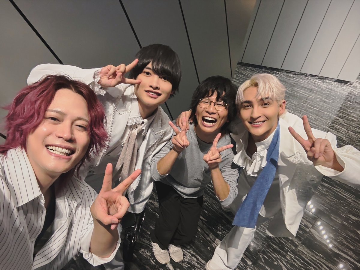 melogappa's tweet photo. 東京行ったらペルピンズさんとRabbit Catさんにたまたま会えた！！！！！！！
「動画見てますー！」ってみんな言ってくださって嬉しかったーー！！！！！！！！
WHITEBOXのホワイトさんとテディさんにも久しぶりに会えて嬉しかったーーー！！！！！！
みなさんありがとうございましたーーーーー！！！！