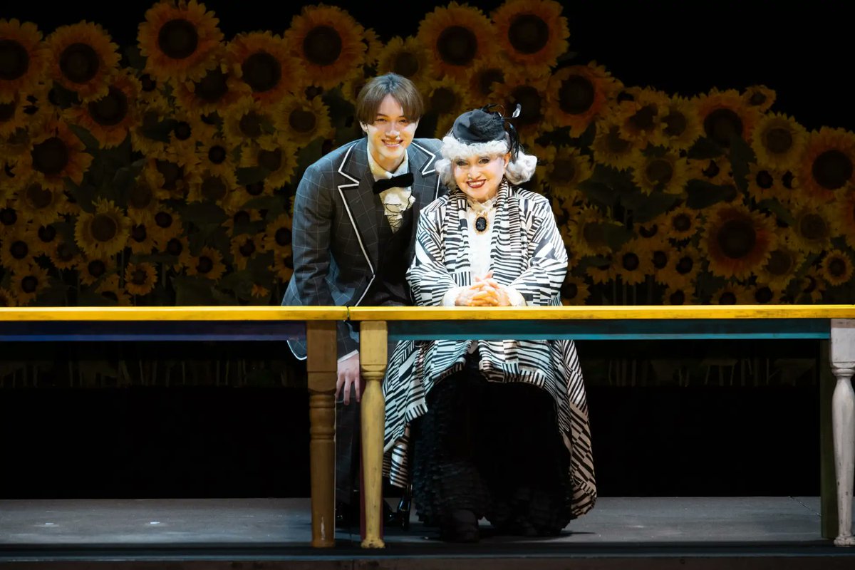 TrendNewsCaster's tweet photo. 黒柳徹子×岩﨑大昇(KEY TO LIT)　『ハロルドとモード』開幕！！　岩﨑「劇場にお越しいただけたら嬉しいです！」 – TREND NEWS CASTER https://t.co/1MH0fQypyo #岩﨑大昇 #キテレツ #ハロルドとモード https://t.co/XLZ8tSdGPf