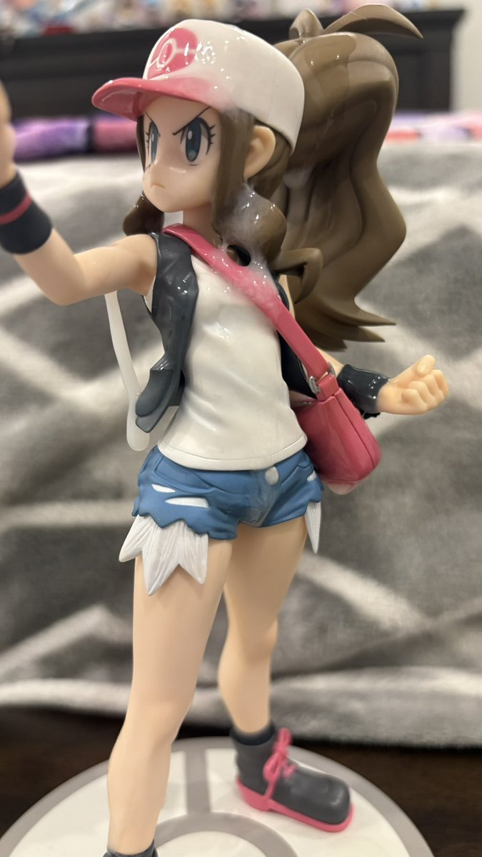 FigureGlazer's tweet photo. Hilda or Rosa? https://t.co/PfthitPm72
