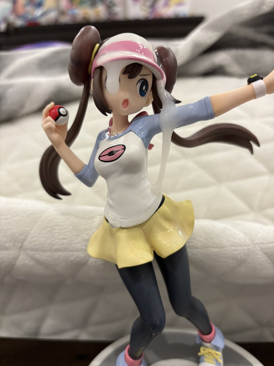 FigureGlazer's tweet photo. Hilda or Rosa? https://t.co/PfthitPm72