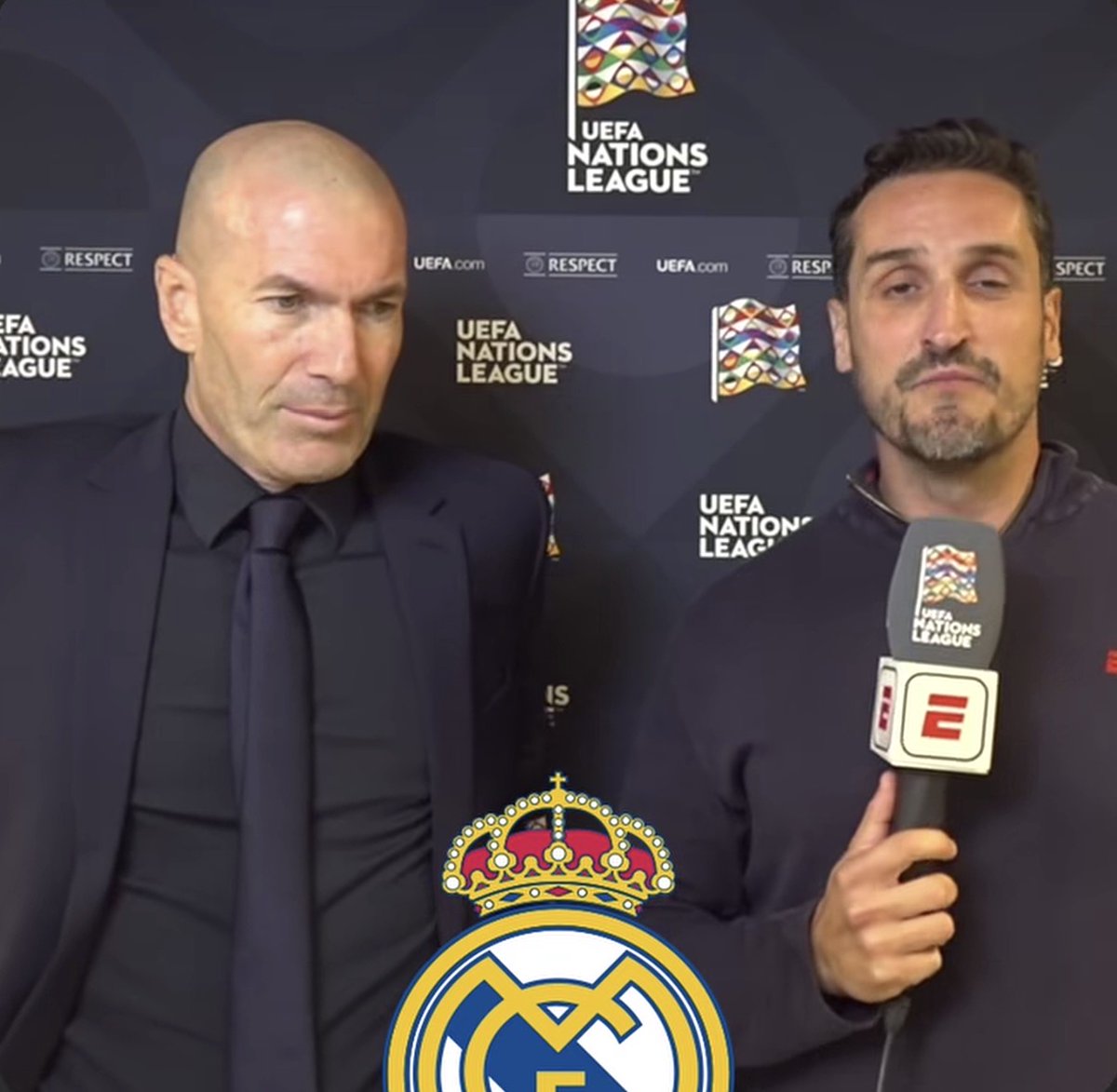theMadridZone's tweet photo. 📸 Zinedine Zidane laughs after a journalist accidentally introduces him as the coach of Real Madrid. 🤣🤍 https://t.co/fEWiAyPCIs
