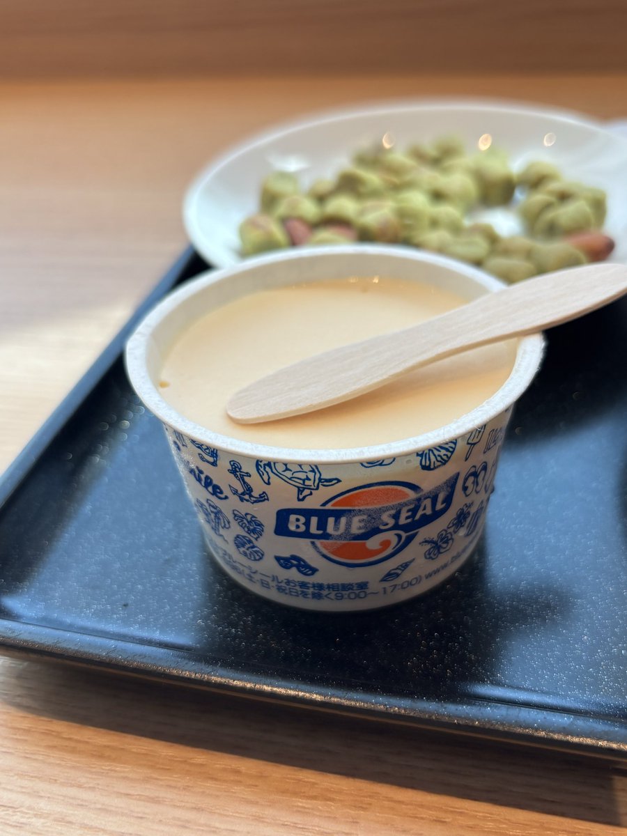 K2_PC_981S's tweet photo. OKA帰ってきて乗り継ぎまでに、
そば食って、
昼限定？のポーたま食って、
ブルーシール🍨で〆ました
雨の現世には帰りとうない😂 https://t.co/7HJe3RVIgN