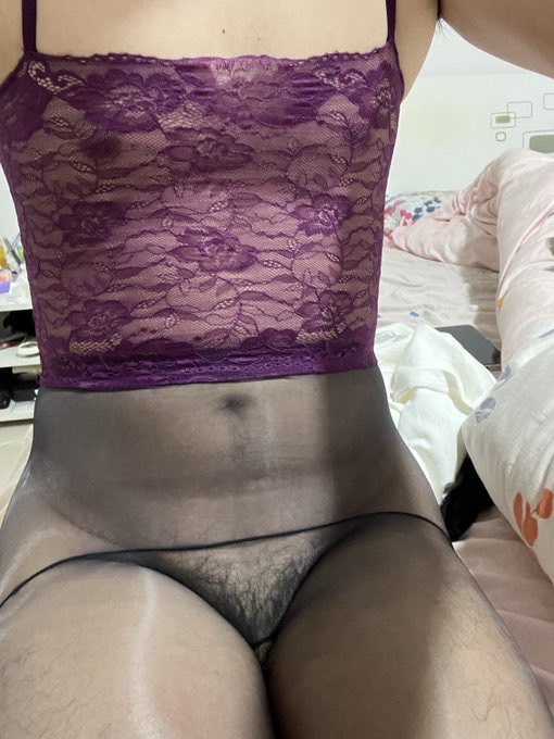 7fTY5bu6Ecb8b's tweet photo. #雌堕 #丝袜 骚丝袜和骚婊子，想草我可以互动哦 https://t.co/qLuuTmKRzj