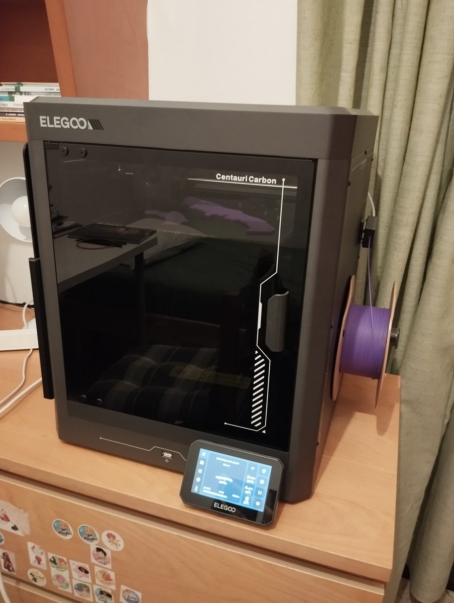 katerin87813001's tweet photo. Boys and their toys 🤷 3D printer at home #AlphabetChallenge #WeekMForMachinery https://t.co/4a2GE52bP2