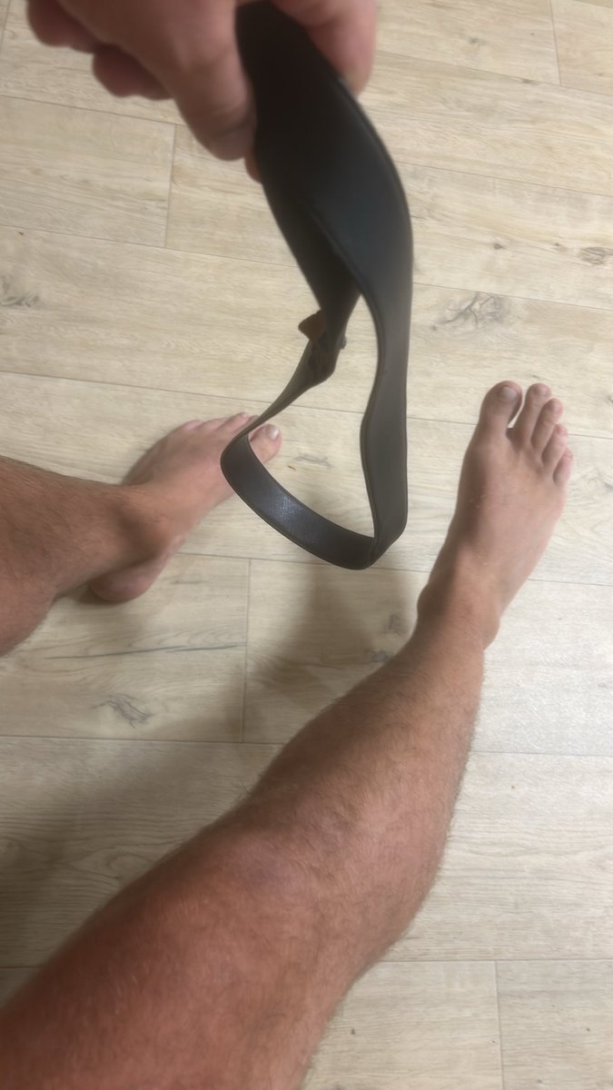 HeteroCash33's tweet photo. 46 dans ta geule !!! Coups de ceinture pour t’éduquer !!! Tu en rêve? Alors viens me voir et met toi à ta place sale chien !!! 

#findom #alpha #cashmaster #moneyslave https://t.co/p6XkUUpn8T