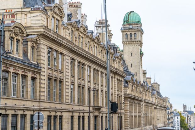 timeshighered's tweet photo. French academics aim to ‘produce ideas politicians no longer do’: with France’s universities under mounting pressure, academics are organising from the ground up to rethink the system
https://t.co/dHQa5NUceJ https://t.co/BTqZ82Tn4J