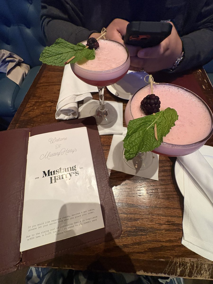 Gilberto__Nunez's tweet photo. NYC food is pretty good 🤙 https://t.co/niqnqndU0q