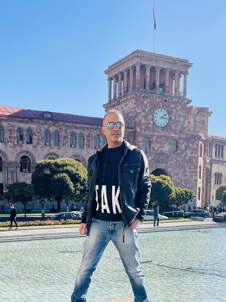 _nuckta's tweet photo. 🏛️ ساحة الجمهورية – يريفان، أرمينيا

قلب العاصمة وأشهر ساحاتها، تنبض بالحياة والفن والمعمار الأرمني المميز. ��ي أكتوبر من كل عام، تتحوّل الساحة إلى مسرح مفتوح لاحتفال “Erebuni-Yerevan”، عيد ميلاد المدينة التي وُلدت عام 782 ق. م، أقدم من روما بـ29 https://t.co/p5plACuW5N