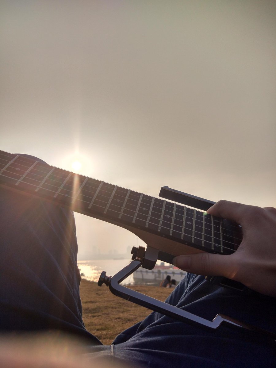 CalistaHenbt's tweet photo. This indie folk track just hit different—warm guitar strums + soft vocal harmonies make my whole afternoon glow https://t.co/Mu0nHdqCuc