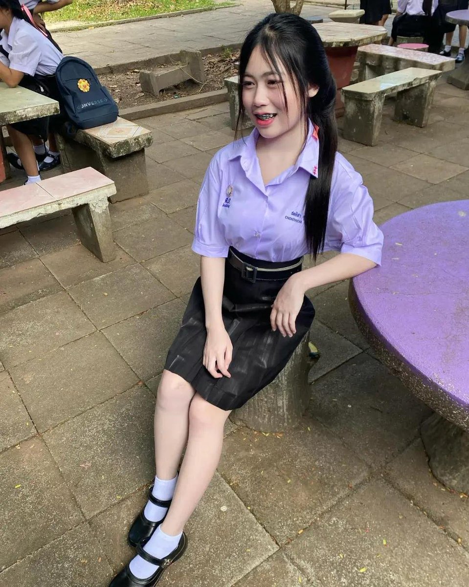 iky2ba's tweet photo. ฝากกลุ่มวิจารณ์ทาปกระโปรงhttps://t.co/ajY50ByT7B https://t.co/3sfEE8dGeh