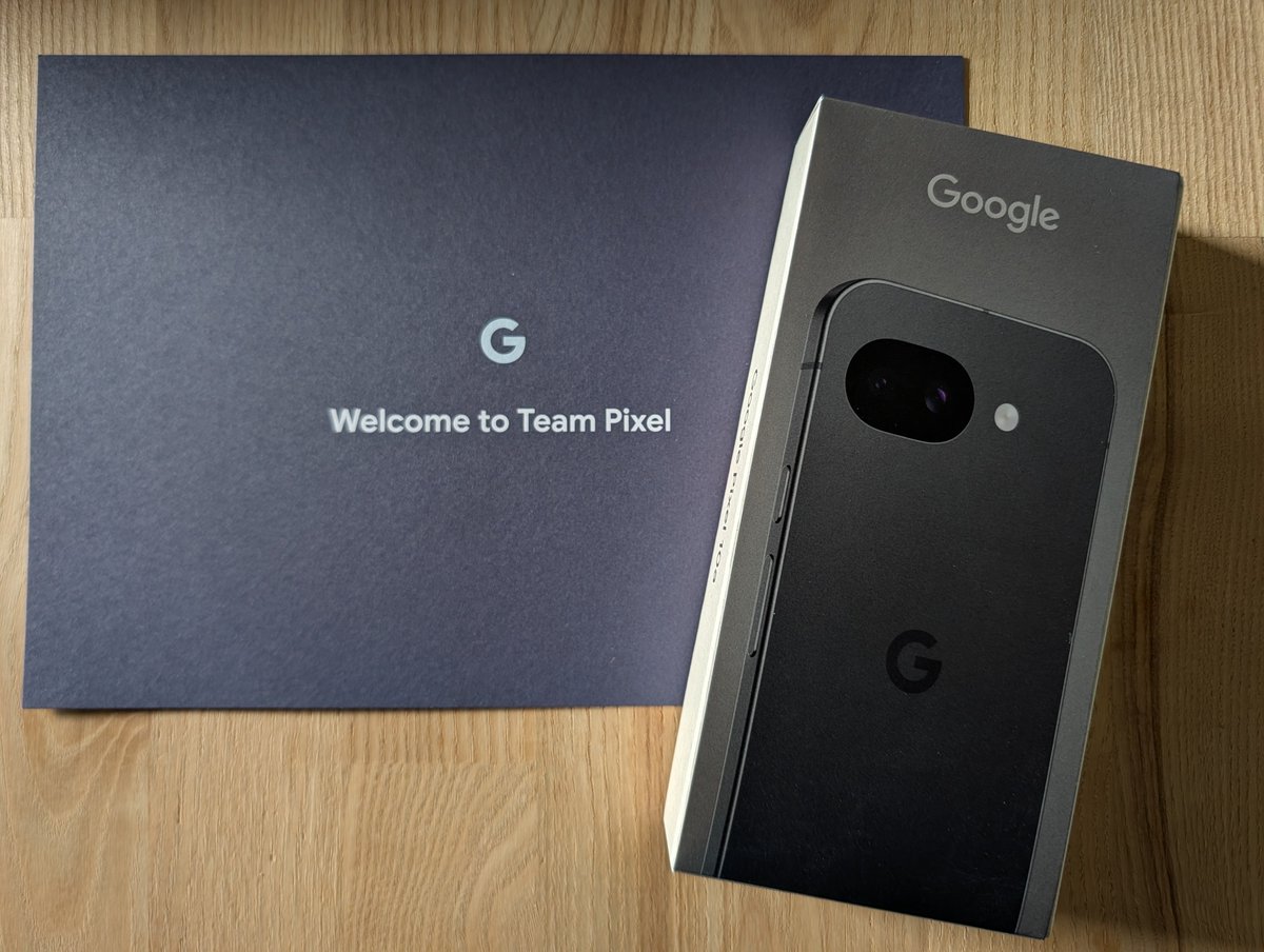 ASalvadorini's tweet photo. We're not "welcome", we're "back again" @madebygoogle 🙏😇😅😂
The whole extended family has been on pixels since many years now, one converted from iphone, we'd deserve a prize for our (well deserved) loyalty 🔥
#teampixel #madebygoogle https://t.co/U3rPOnQ0Wr