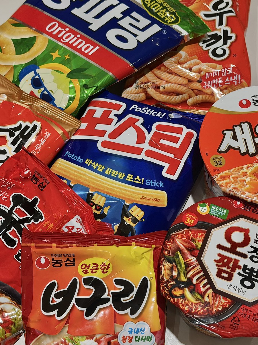 ccxxnks1's tweet photo. #광고 #RT이벤트

과자에 라면 스프 뿌려먹으면 진짜 마싯는거 아는 사람..🖐🏻
담백 과자에 감칠맛 라면 스프 = 개극락 맥주 안주

갠취로는 양파링X얼큰한 너구리 라면 스프 조합 젤 조아하는데 여기에 마요네즈 살짝 찍어먹으면 넘 존맛🥹

10/5까지 RT 해주시는 5분 보내드릴테니까 같이 먹어요 ! https://t.co/t5xEidto1M