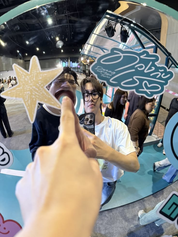 enclipsee's tweet photo. #moothunt for the 1st time ;P

i'm ren 

— 18, she/they,bi, 
desi bl series/ manhwa paglu
— ults: ryujinpatji, auausave, kengnamping, 
— loves reading, writing and editing
— insta: @/_blxcore

♡/⟳ if you wanna be moots, ur welcome :>

｡𖦹°‧⭑.ᐟ
#thaibltwt #bltwt https://t.co/2PkamTwUfs