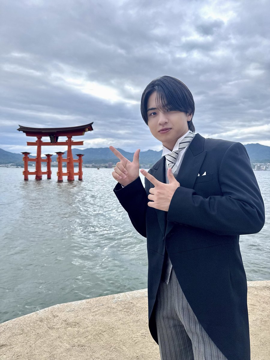 jr_official_X's tweet photo. 今日15:48から放送の
『 #テレビ派 』にBoys beより
#池川侑希弥 が出演します🫧

「 #週末執事 （見習い） 」では…👦🏻🎩
広島の観光地" 宮島 "を舞台に週末プランをお届け⛩️🌟

ぜひお楽しみに💨

#Boysbe https://t.co/Rl9qBQmPig