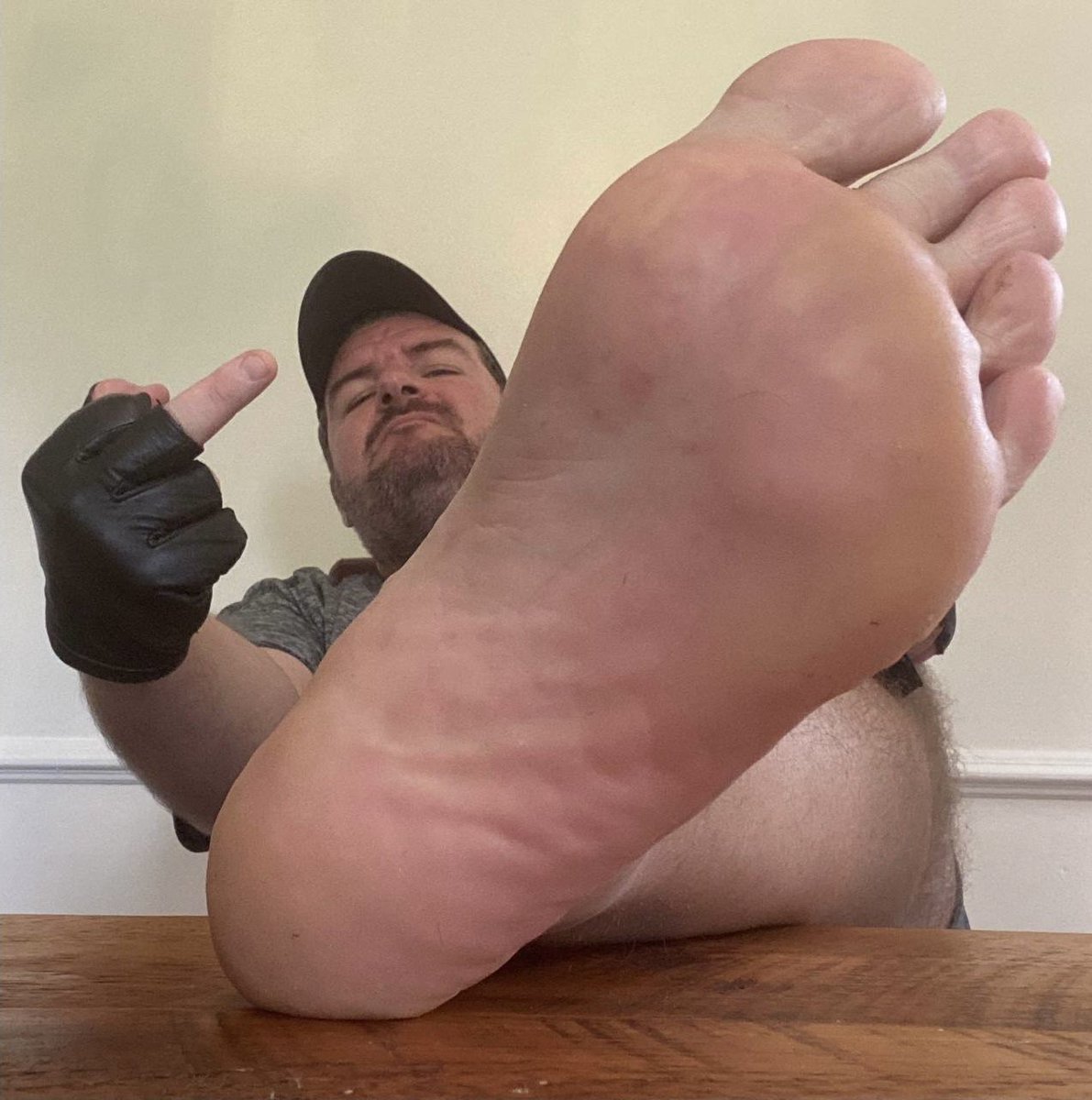 FartherFindom's tweet photo. Submit fggt! https://t.co/v87GEhRM5K