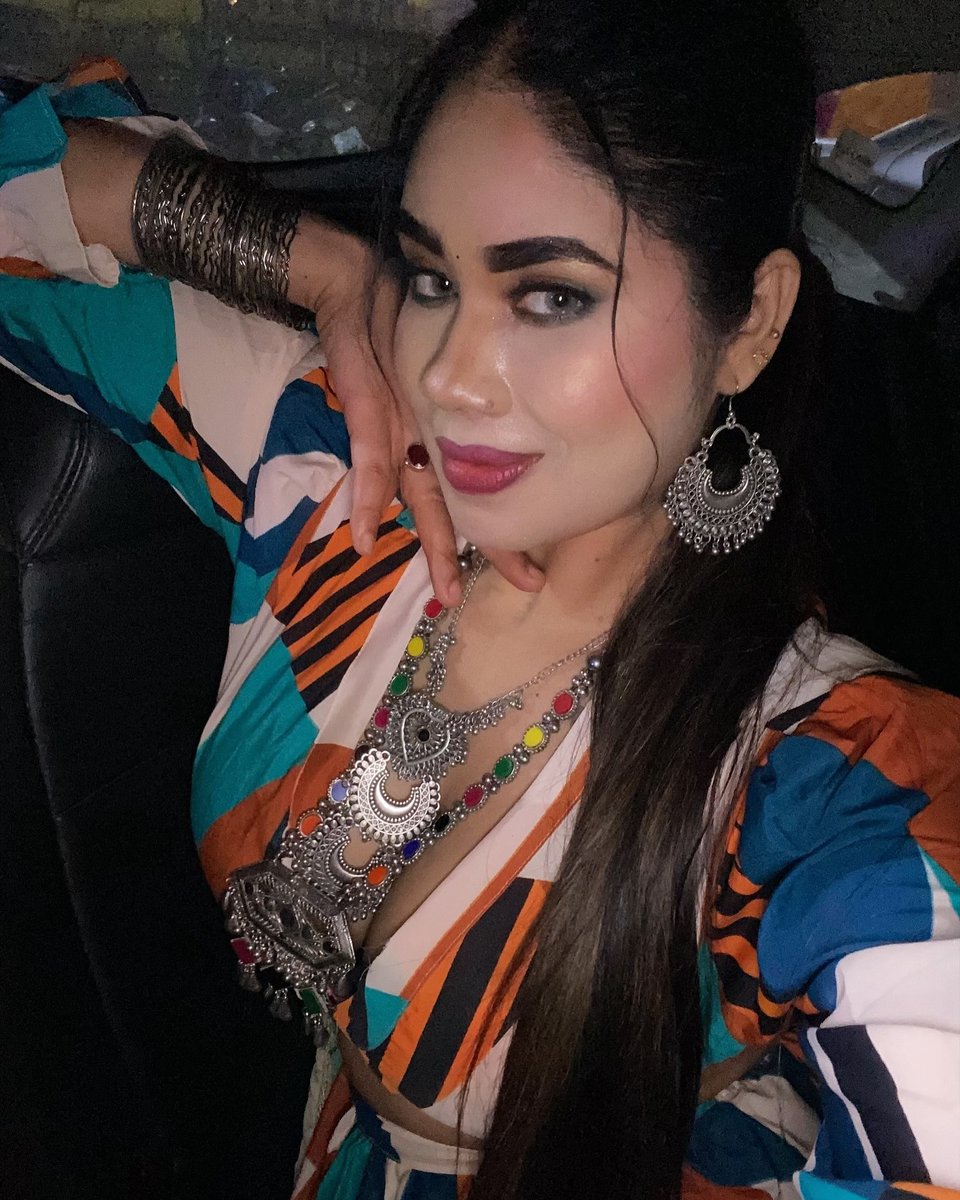 StefaniEnnnfa's tweet photo. 💙🧡💙 https://t.co/bL99lrfJpM
