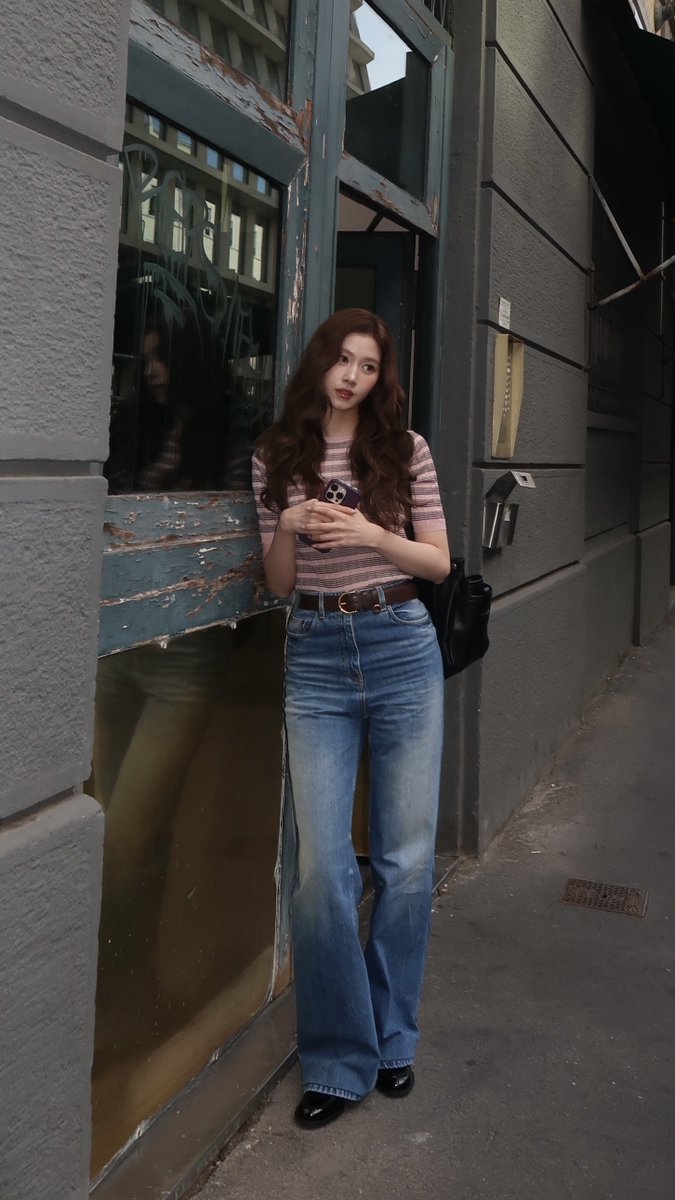 sanadorabel's tweet photo. BABE WAKE UP SANA JUST DROPPED NEW GIRLFRIEND MATERIAL PICS
https://t.co/vOs0YLVk5i

#PradaxSANA #PradaSS27xSANA #SANA https://t.co/fXwzn9tv4h