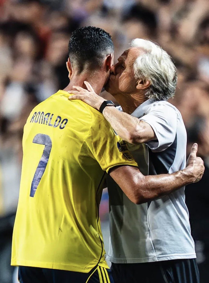 UTDCRZ's tweet photo. Benching Ronaldo is definitely a worrying sight, but I still have full trust in Jorge Jesus. Having closely followed his time at Al-Nassr, Jesus fundamentally understands how to maximize Ronaldo's strengths. It’s a bold tactical move, but Ramos also needs more playing time. 🙏🇵🇹 https://t.co/OHIG7FKSUG