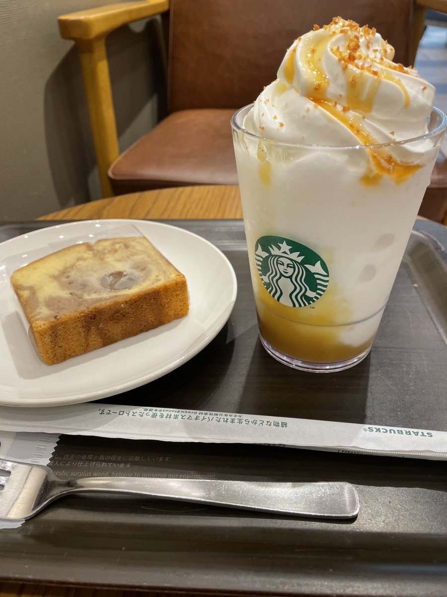 doraxx02's tweet photo. スタバ！！
マロンケーキうんま
血糖値上がりすぎて無になれる https://t.co/hyt44k8l7J