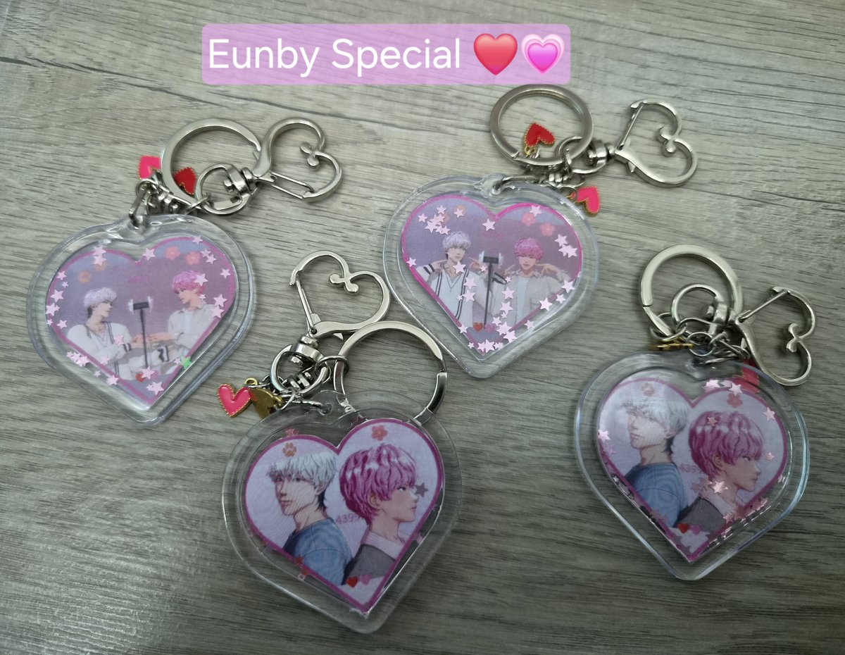 ain_Kanao's tweet photo. Hihi~ I'm finally done preparing my freebies for KIM con in SG (≧∇≦)/

Keychains and pocket mirrors are limited in quantity so you can get them like gacha according to members~ Each person is allow to have two~ 

#PLAVE #플레이브 #KeepItManicSG #KEEP_IT_MANIC_in_SINGAPORE https://t.co/yHvwiyPgNX