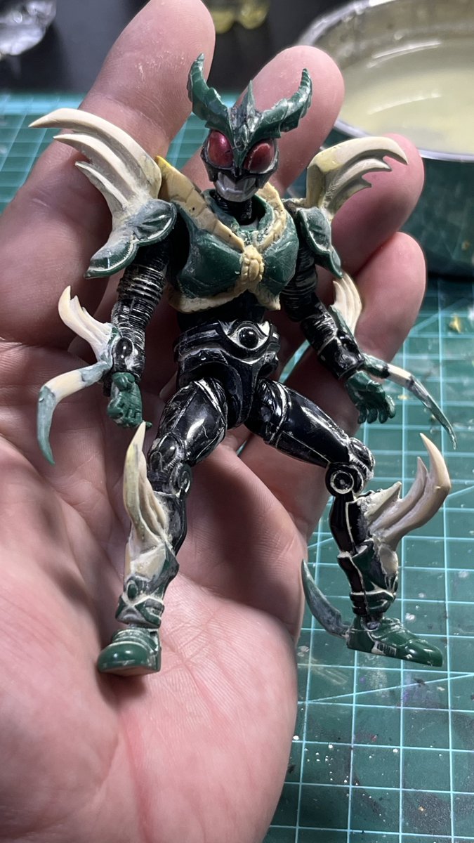 nomadiclife5984's tweet photo. 装動ギルス エクシードギルス化計画　
今日の進捗

とりあえずここまでできたので
あとは左右のパーツの形状修正と
ギルススティンガーを作るのみ。

まだまだ先は長い…😇 https://t.co/yvrLdgGVud