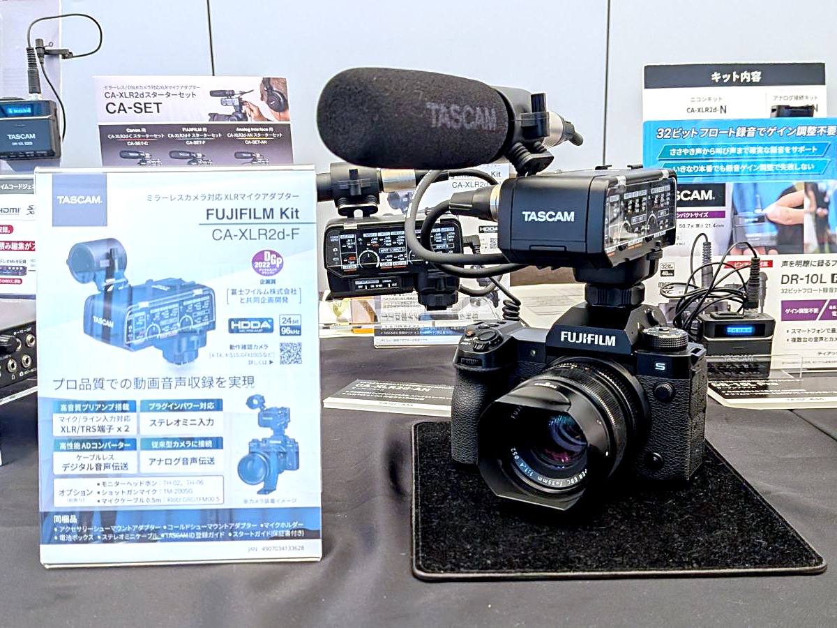 TASCAM_jp's tweet photo. 【CREATORS EDGE 2026 展示情報】
カメラメーカーとの協業により誕生したミラーレスカメラ対応XLRマイクアダプター『CA-XLR2d』。

話題のカメラと共に展示中です。

#Cエッジ #TASCAM #キヤノン #ニコン #富士フイルム #Canon #FUJIFILM #Nikon https://t.co/E5QaVX3qj7