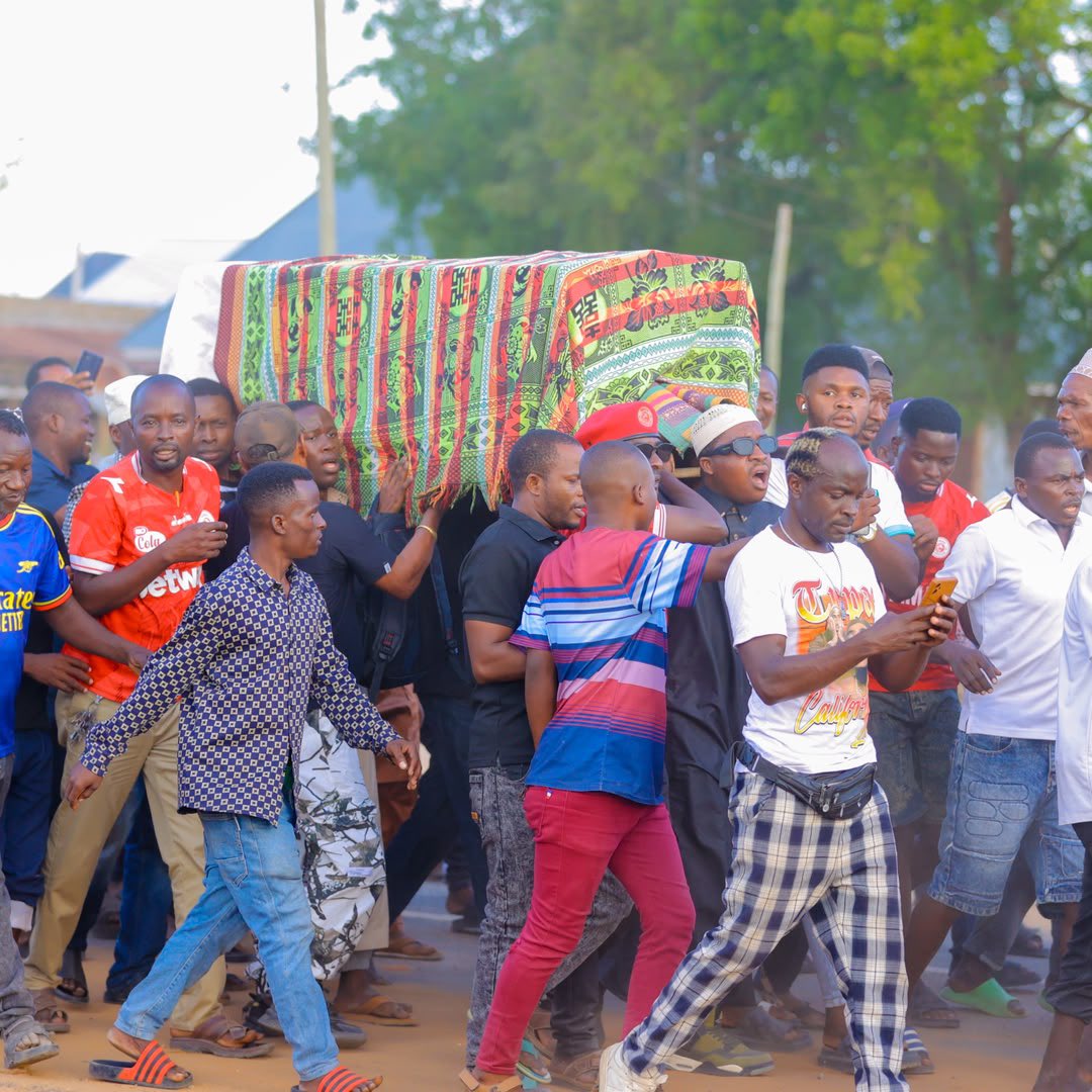 YoungAfricansSC's tweet photo. Maisha ya mwanadamu ni hadithi https://t.co/oM24QxdA4d