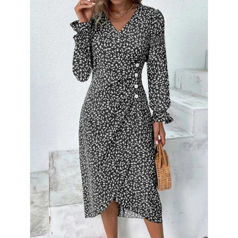 PepperFashion33's tweet photo. Floral Pleated H-Shaped V-Neck Puff Sleeve Midi Dress https://t.co/dxqKX6EuoM The Floral Pleated H-Shaped V-Neck Puff Sleeve Midi Dress is a stunning piece that combines classic elegance with modern design. https://t.co/vuET1RmoUU