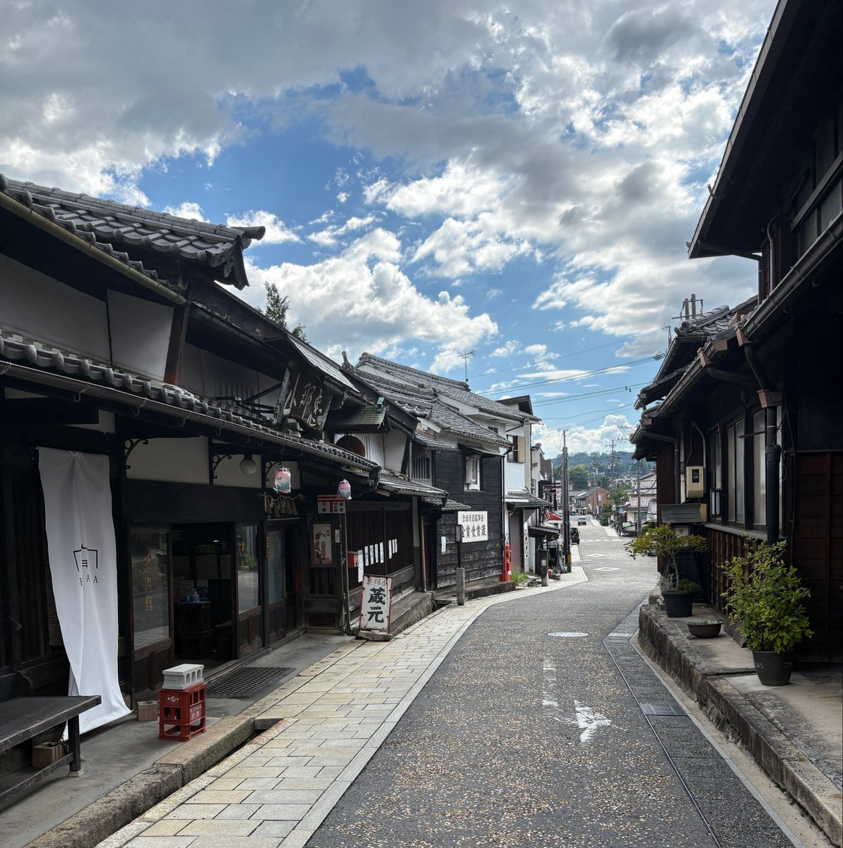 TommySX69's tweet photo. 中津川宿から

落合の石畳まで

歩くと

出会える景色。

中山道には

今の国道に

置き換えられてしまった

部分も多いけれども

昔の様子を

想像できる

ところも沢山あって

楽しい。

一泊目
中津川駅→馬籠宿
二泊目
馬籠宿→ 柿其温泉 渓谷の宿 いち川
三泊目
いち川→旅館田政 https://t.co/Nrmm2vGZeb