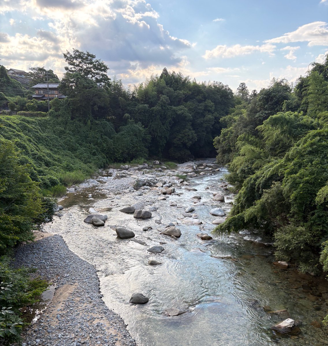 TommySX69's tweet photo. 中津川宿から

落合の石畳まで

歩くと

出会える景色。

中山道には

今の国道に

置き換えられてしまった

部分も多いけれども

昔の様子を

想像できる

ところも沢山あって

楽しい。

一泊目
中津川駅→馬籠宿
二泊目
馬籠宿→ 柿其温泉 渓谷の宿 いち川
三泊目
いち川→旅館田政 https://t.co/Nrmm2vGZeb