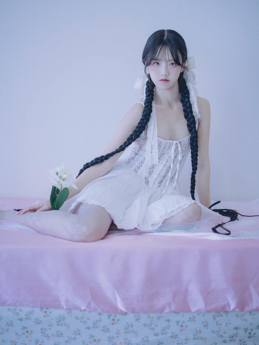 RonnaOrtman's tweet photo. Welcome to the Dollhouse 
The Dollhouse’s first child 
She @lune. _. p 
The Dollhouse @nine0one. studio https://t.co/v1H5Ds1wWk