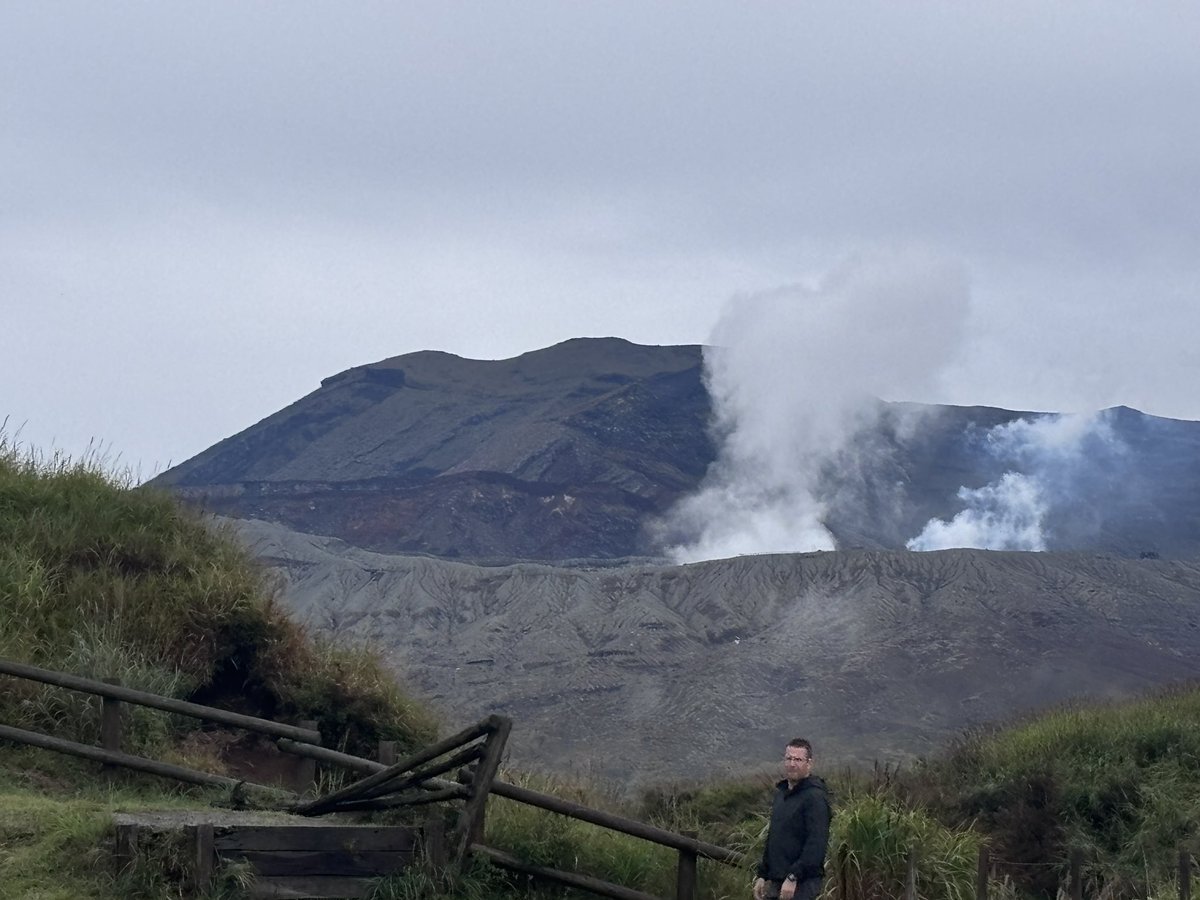 moonjunflower's tweet photo. guys is that a 9-1-1 reference??? (i'm at a volcano) https://t.co/6z4Y6Ftno0