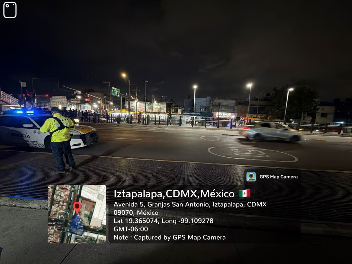 UCS_GCDMX's tweet photo. @pobremostro @LaSEMOVI En atención a su reporte acudió Policía de #TransitoGCDMX, en el lugar se implementa dispositivo de seguridad y movilidad para evitar caos vial y faltas al Reglamento de Tránsito. https://t.co/8kIOfoOQ0X