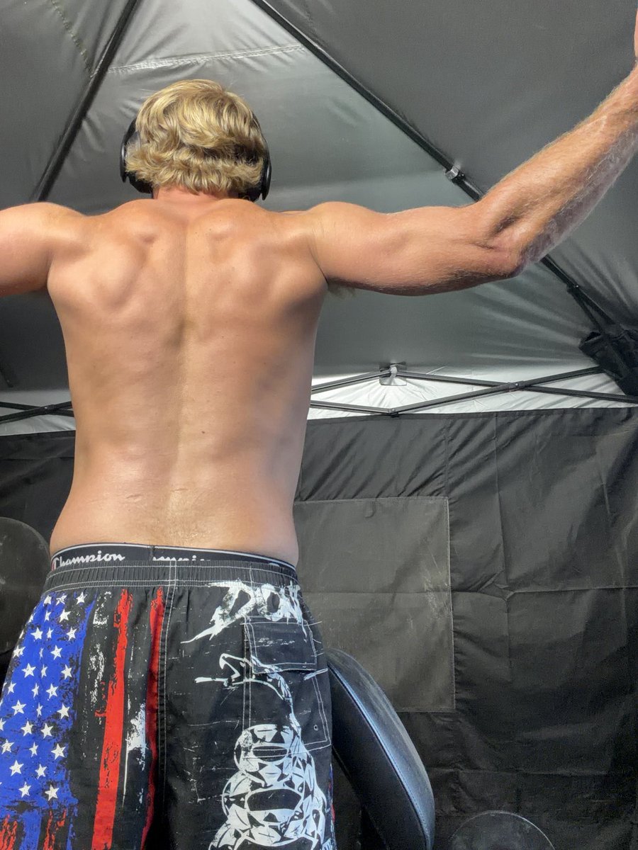 RickyStidman's tweet photo. What do yall think? I’m 32 this year am I looking alright 🤷🤘 leave some love a like and follow 🙏🏻😎 https://t.co/jRB88bZmXj