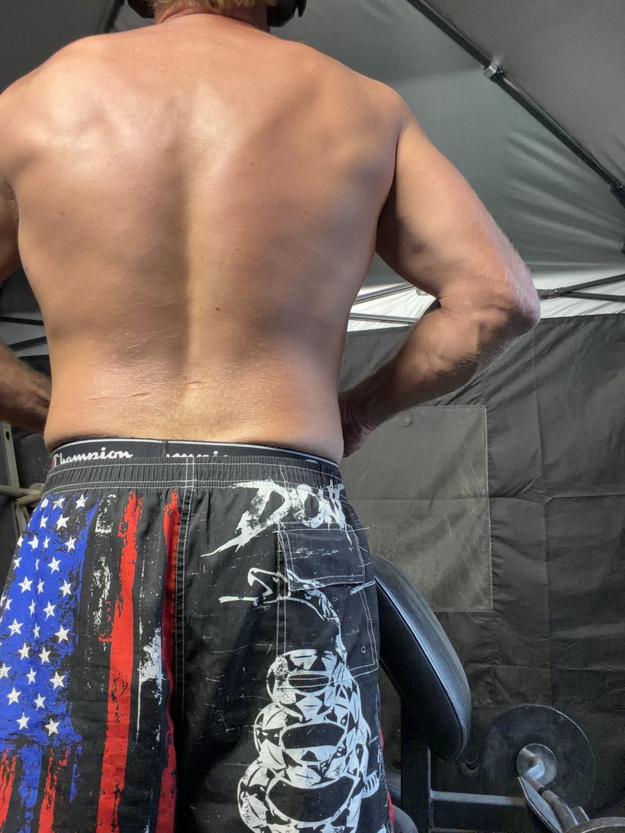 RickyStidman's tweet photo. What do yall think? I’m 32 this year am I looking alright 🤷🤘 leave some love a like and follow 🙏🏻😎 https://t.co/jRB88bZmXj