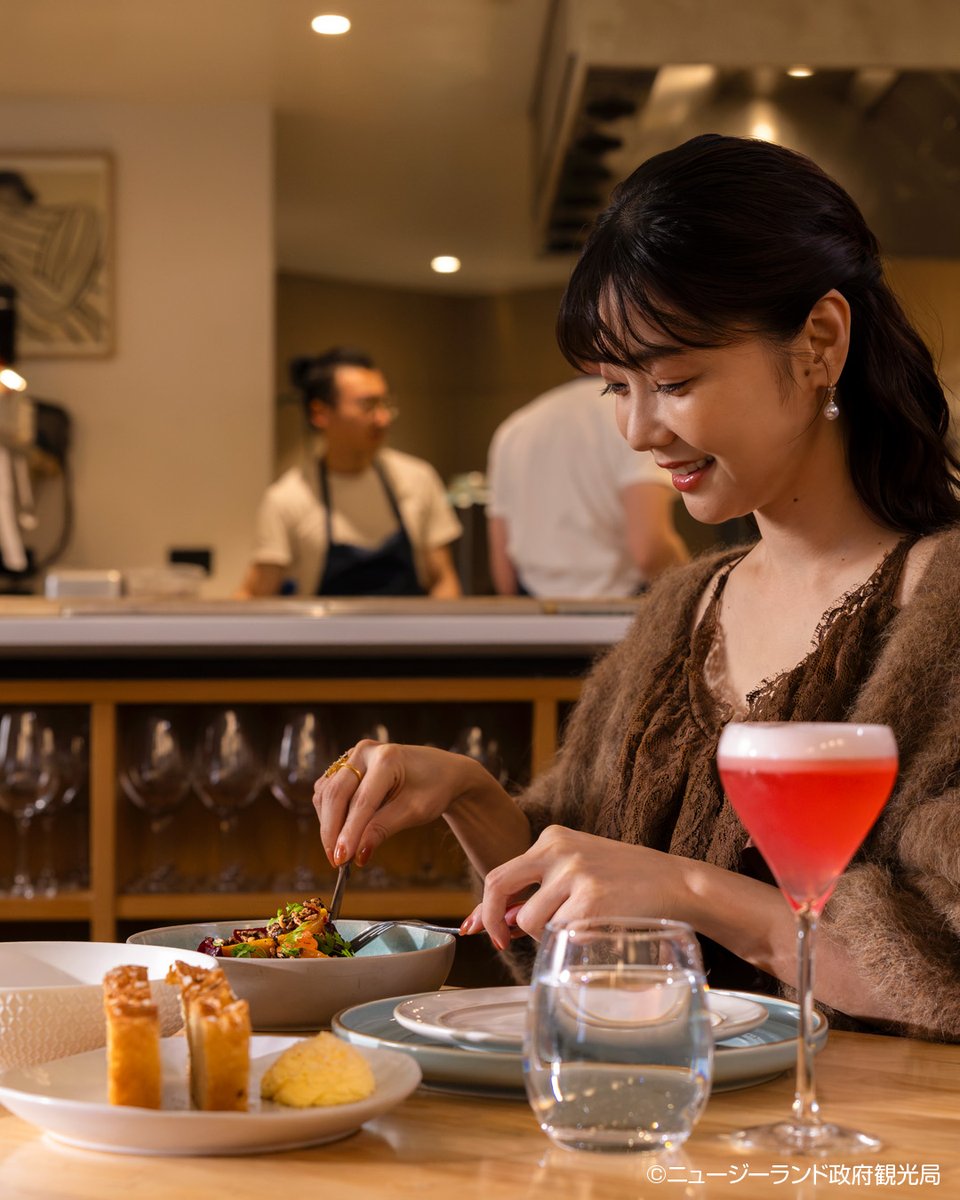 AirNZJP's tweet photo. ✧✧倉科カナさんのニュージーランド旅✧✧

ニュージーランド政府観光局 @PureNZinJapan が展開する「私を満たす、ニュージーランド旅」。
キャンペーンアンバサダーである #倉科カナ さん @kurashina_mg がニュージーランドを訪れました✨

オークランドから、クライストチャーチ、アカロアへ。
豊かな食や自然、野生動物との出会いを楽しみました🐧

倉科さんが訪れた場所はこちら💁‍♀️
https://t.co/IqRhj06hfx

このキャンペーンに連動して、ニュージーランド航空では10月19日まで期間限定セールを実施中✈️
https://t.co/erCupX0oBU

この機会に、心も身体も満たされるニュージーランドの旅を計画してみませんか？