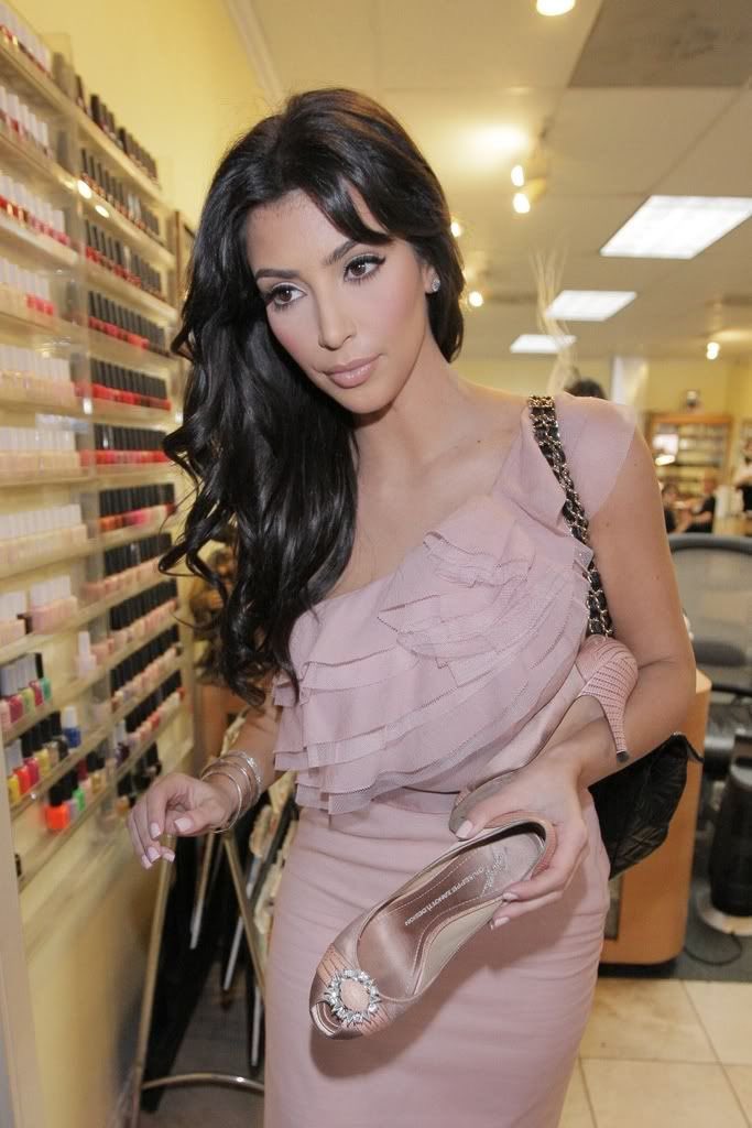 D1GITALPRINCESS's tweet photo. the soft makeup with the neutral pink ugh i'm obsessed !!! https://t.co/hSFTw41jnY