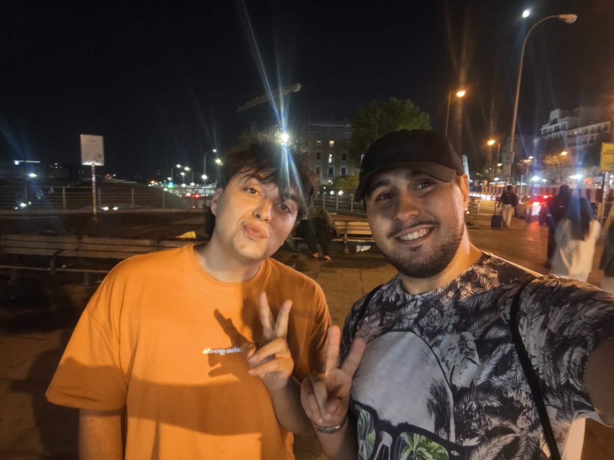 Snibem_'s tweet photo. Llego anoche a Madrid y me encuentro @Kappah20 , un placer enorme tio ♥️ https://t.co/yU5KTCKG8e