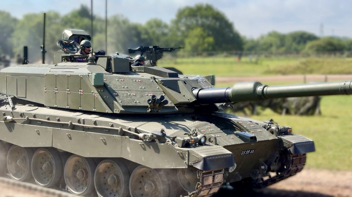 RoyalArmdCorps's tweet photo. Challenger 3 is the upgrade programme for the British Army’s Challenger 2 fleet, incorporating a new turret with a 120mm smoothbore gun compatible with NATO standard ammunition, a new fire control system, and improved sights. 

For more insights: https://t.co/XjlBTe0xgs https://t.co/aOQDlPOEQT