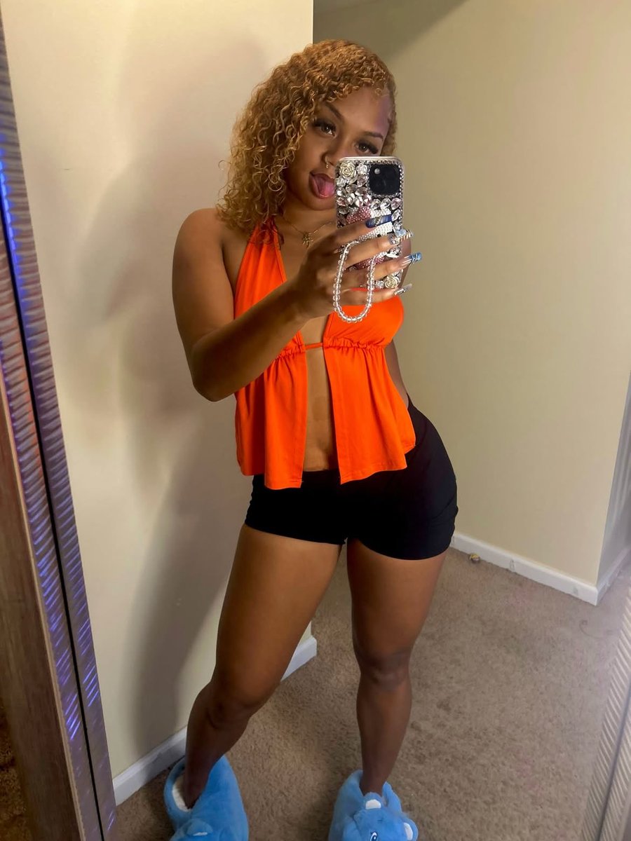 KhloeCakeyy's tweet photo. Iβll twirl in snow while you drain your wallet for me. πππππ€πΎ
#Findom #Sissy #Femboy #FaceTime #Live #Sexting #RolePla https://t.co/3d2UHnqn4L