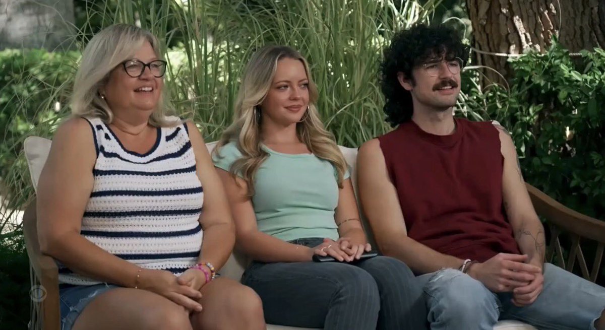 PhonyReality's tweet photo. psycho mother, thot daughter, gay son #bb28 https://t.co/vOTaJZm4TE