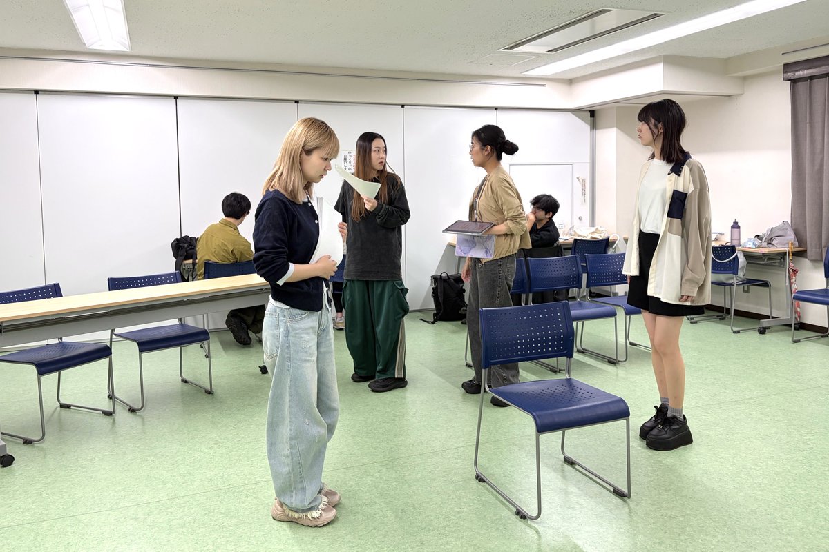 prelude_gekidan's tweet photo.
【 稽古風景📚】
◇ 第14回本公演『#AM254 』
 ̄ ̄ ̄ ̄ ̄ ̄ ̄ ̄ ̄ ̄ ̄ ̄ ̄ ̄
10月14日(水)~18日(日)
インディペンデントシアターOji
🪧 https://t.co/Z6AZsmucjE
🎫 https://t.co/IwN5HxVAHR
☁︎☁︎ Bteam ☁︎☁︎ https://t.co/xB4TS854nO