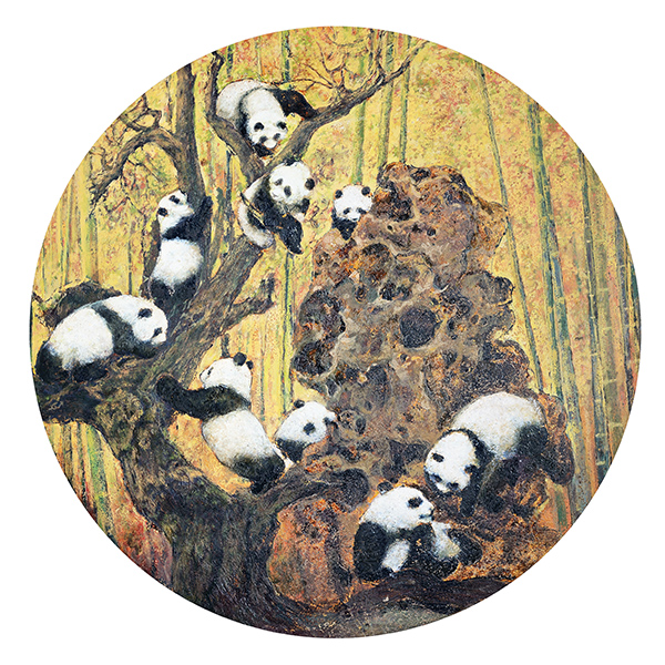 JCFC_Museum's tweet photo. 『現代中国漆画展～わちゃわちゃ！パンダワールド～』

10月10日㊏～11月8日㊐
東京・飯田橋 【入館無料】

パンダをモチーフとした漆画作品13点をご紹介します。
個性豊かなパンダたちが織りなす「わちゃわちゃ！」な世界を楽しみながら、中国漆芸の伝統技法と現代ならではの表現をご覧いただけます。