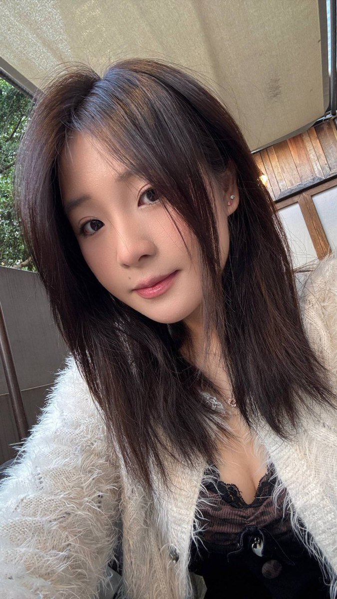 mysaoji's tweet photo. #原相机 #原档 #高颜值 #反差 #情侣自拍
✨和广东清纯巨乳女大学生酒店性爱实录
这微胖小妹颜值也是杠杠的 和渣男男友酒店激情啪啪 奶大人美 化完妆盯着镜头口交的视觉感也太顶了 对镜后入 上位骑乘无套抽插 操的奶子晃来晃去 内射骚穴 直至高潮

@Sentoyun   @Sentodan
@Sentofen    @Sentohua https://t.co/PG1qRvsZaw