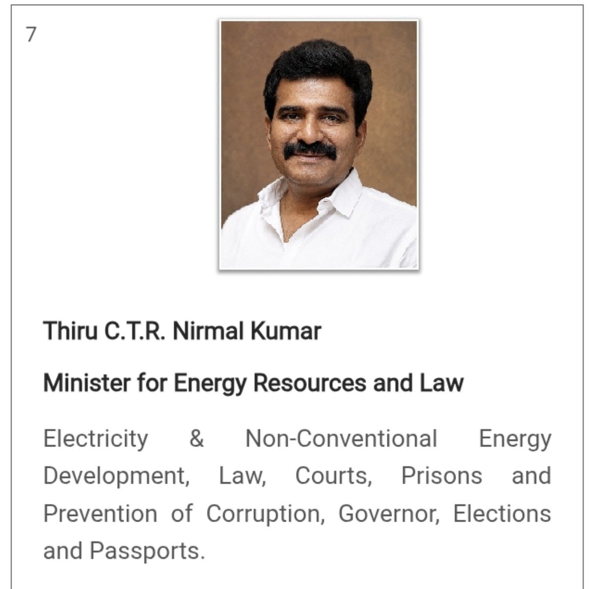 viewofthiyagu01's tweet photo. 🔴லஞ்ச ஒழிப்புத்துறை அமைச்சர் @CTR_Nirmalkumar கட்டுப்பாட்டில் மட்டும் முழுமையாக இல்லை. முதலமைச்சரின் கட்டுப்பாட்டில் தான் லஞ்ச ஒழிப்புத்துறை இயங்குகிறது. 

 முதல்வர் எடுக்கும் கொள்கை முடிவுகளை நிர்வாக ரீதியாக செயல்படுத்தும் அமைச்சர்தான் நிர்மல் குமார். 

அதிகாரிகள் நியமனம்,முன்னாள் அமைச்சர்கள் மீது வழக்கு போடலாமா அல்லது வேண்டாமா போன்ற முக்கிய முடிவுகளை எடுப்பது முதலமைச்சர் தான். 

அவர் எடுத்த முடிவை நிர்வாக ரீதியாக பேப்பர் work செய்பவர்தான் ctr அண்ணா. இது போக சட்டமன்றத்தில் லஞ்ச ஒழிப்புத்துறை சம்பந்தப்பட்ட விஷயத்தில் பதில் சொல்வார் அவ்வளவுதான்.