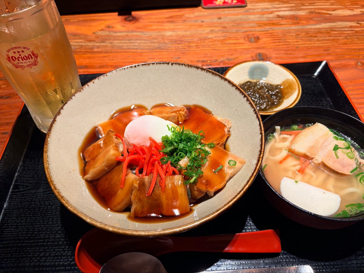 ___jytyzy's tweet photo. けーんこーしんだん後の沖縄料理🌺

この1年で体重が1.6キロウエスト、1.3センチ育っており、ダイエットしようね🥹って気持ちで食べたラブテーはおいしかったです、、、🐖 https://t.co/UeJDtRa1EP