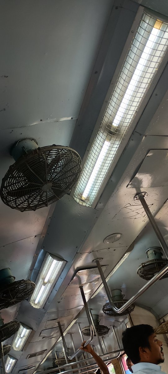 AwdheshModi's tweet photo. @RailwaySeva @RailMinIndia ट्रेन संख्या 73402 पंखा काम नहीं कर रहा है कृपया ध्यान दे ? @भागलपुर https://t.co/vRALkm2bwJ